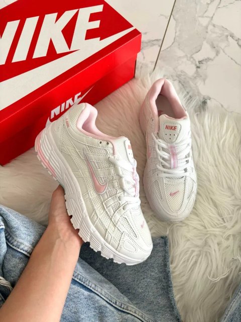 Жіночі кросівки Nike P-6000 в білому кольорі