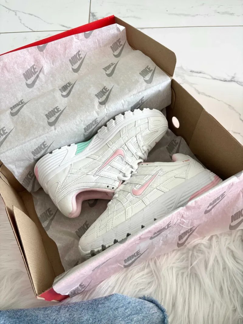 Жіночі кросівки Nike P-6000 в білому кольорі — фото 2