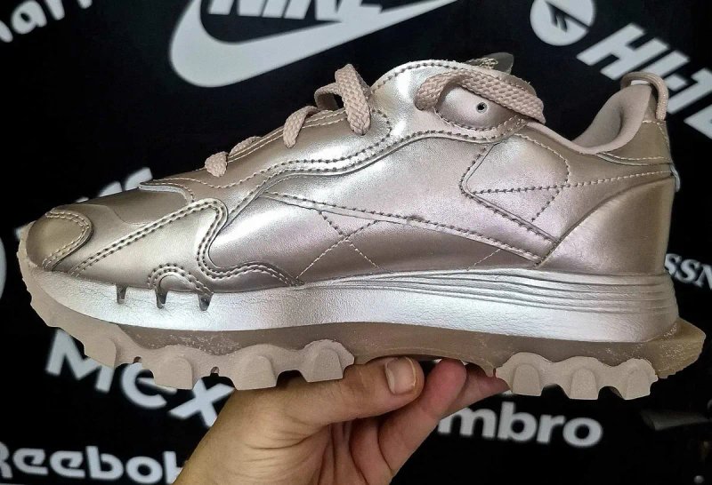 Жіночі кросівки Reebok x Cardi B Classic Leather(Оригінал)Розміри:38-24,5 і 39-25,5см. — фото 2