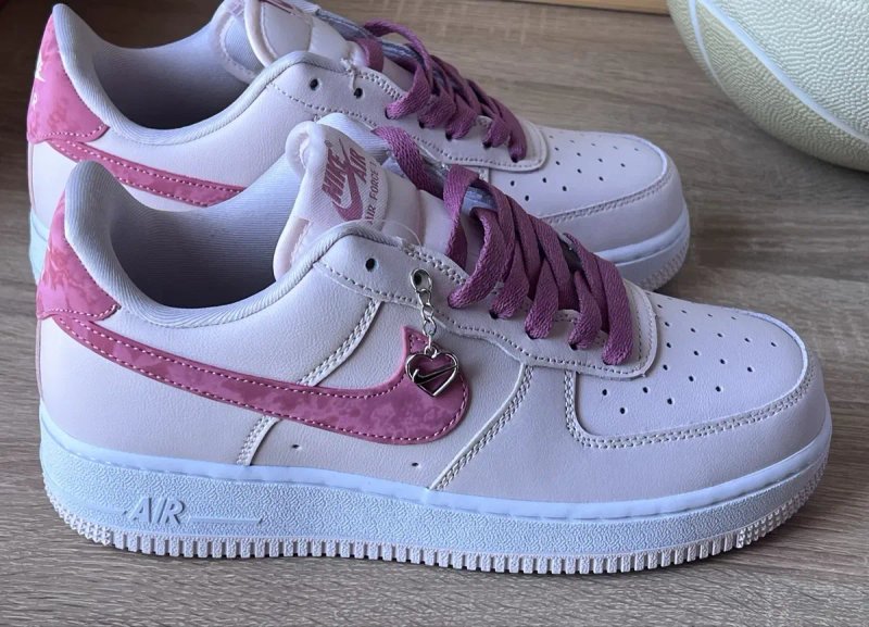 Жіночі Nike Force 1 One Low Форс рожеві 36-40 — фото 2