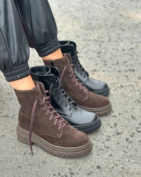 Жіночі шкіряні черевики демісезонні в кольорах