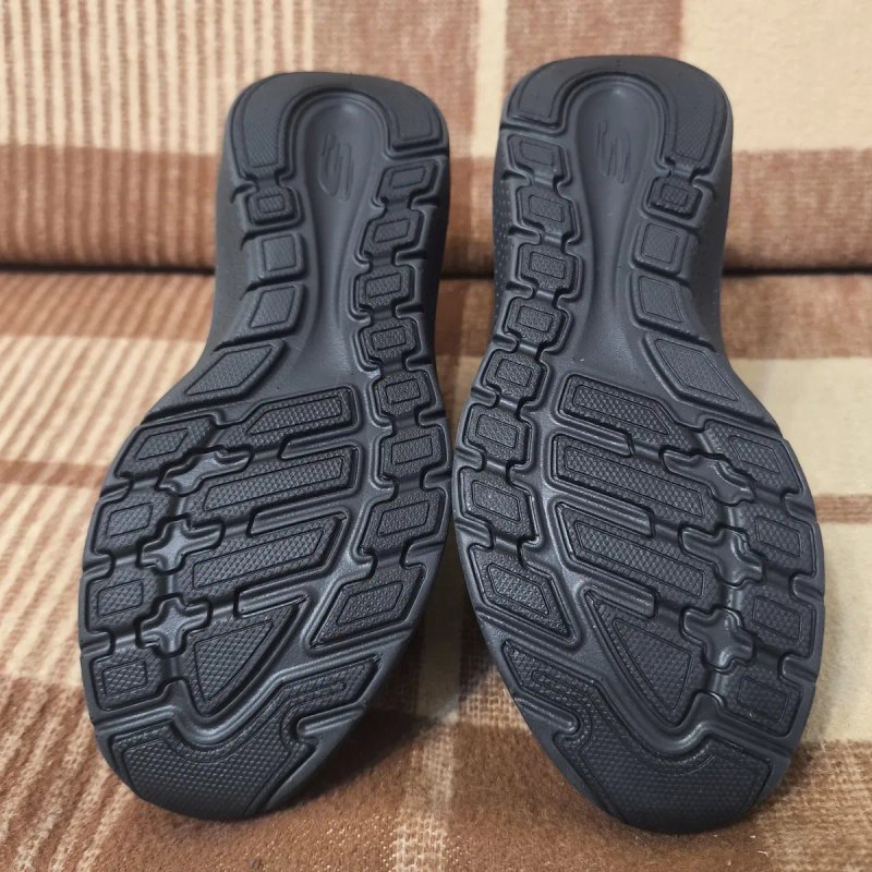 Жіночі шкіряні кросівки Skechers — фото 4