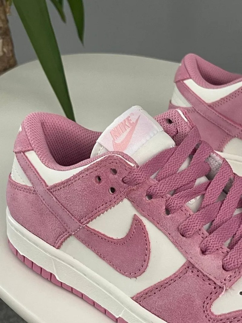 Жіночі шкіряні та замшеві кеди Nike Dunk Low — фото 6