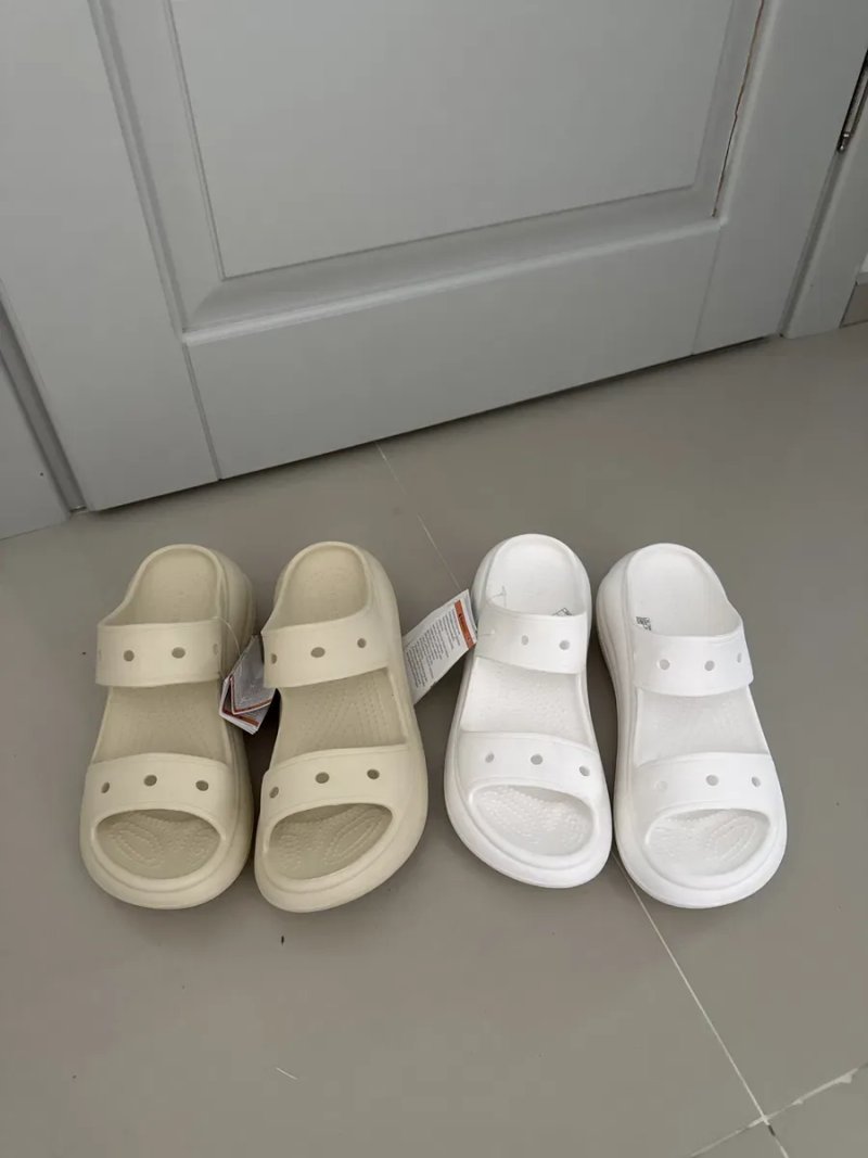 Жіночі шльопанці Крокси Crocs Classic Crush Sandal бежеві W7 36 розмір 23 CM — фото 2