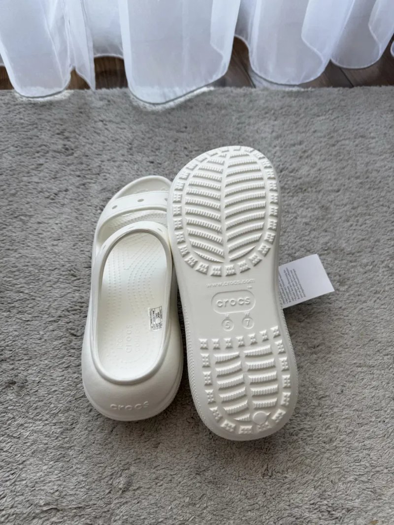 Жіночі шльопанці Крокси Crocs Classic Crush Sandal бежеві W7 36 розмір 23 CM — фото 7