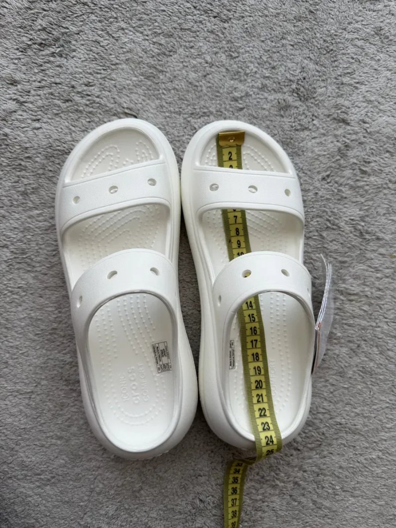 Жіночі шльопанці Крокси Crocs Classic Crush Sandal бежеві W7 36 розмір 23 CM — фото 8