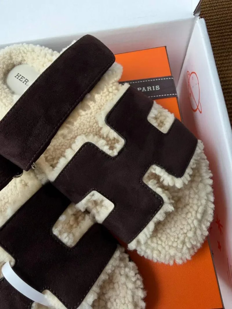 Жіночі теплі коричневі сандалі з овчиною Hermès Chypre Shearling Sandals — фото 8
