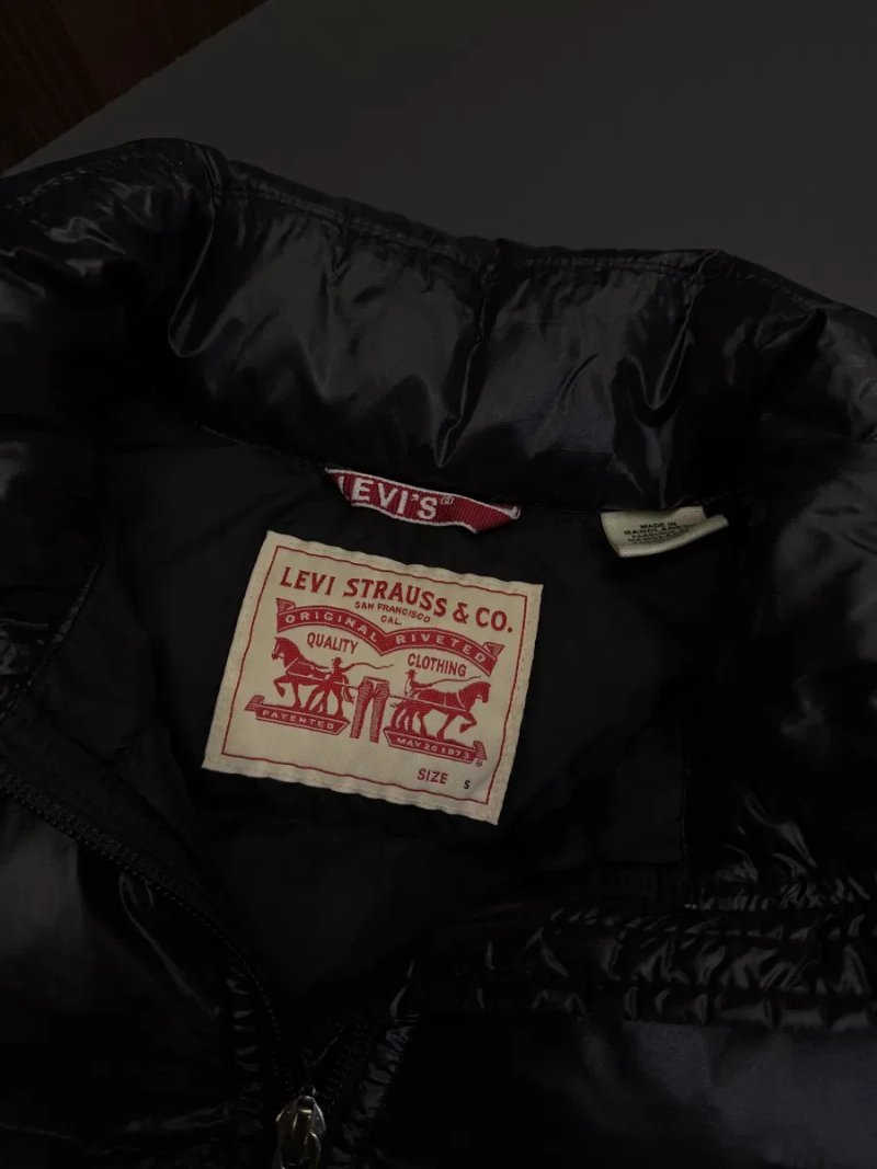 Жіночий легенький пуховик Levi’s новий оригінал — фото 2