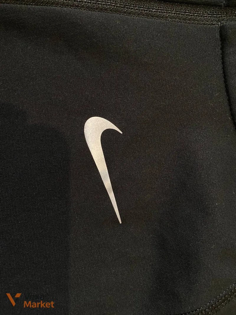 Жіночий лонгслів Nike L — фото 3