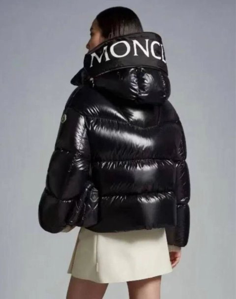 Жіночий зимовий пуховік куртка Moncler