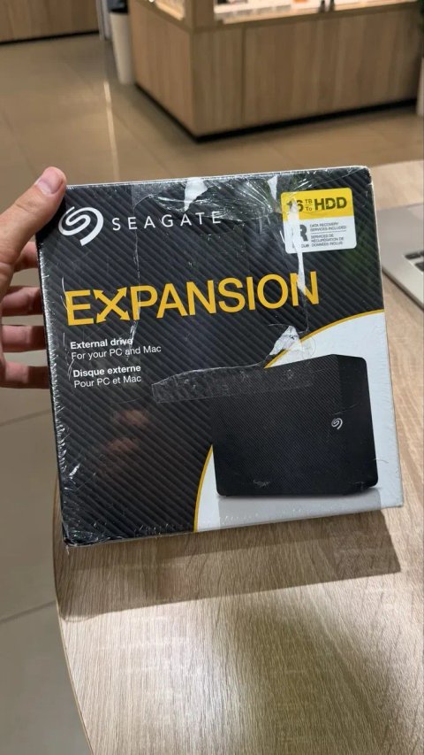 Жорсткий диск Seagate Expansion Desktop 16 TB (STKP16000400)