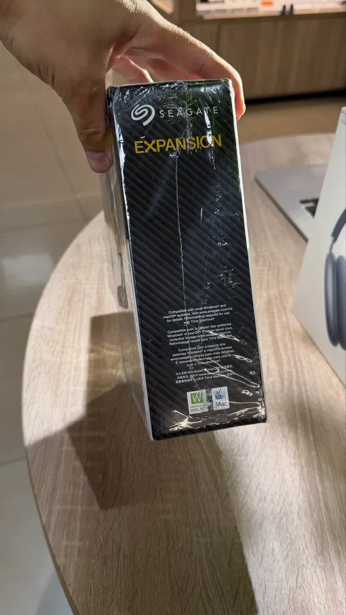 Жорсткий диск Seagate Expansion Desktop 16 TB (STKP16000400) — фото 2