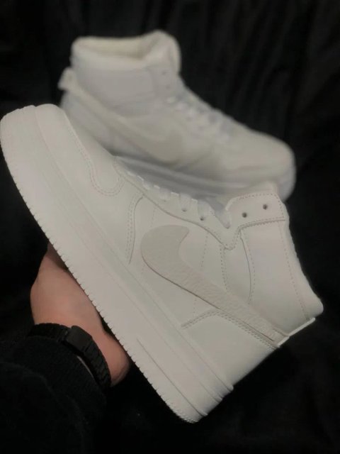 Зимние женские высокие красовки найк Женские белые кросовки Nike air Натуральная кожа Последний размер 38