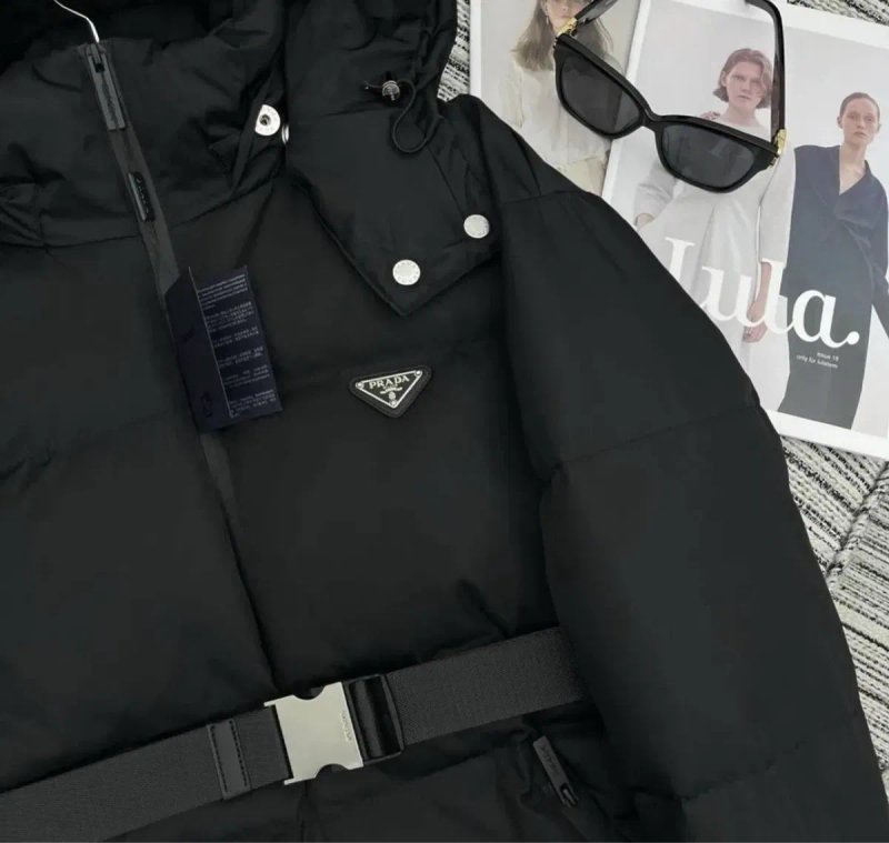 Зимова жіноча курточка Prada Прада — фото 3