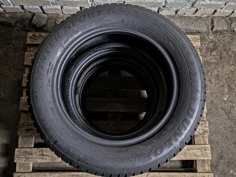 Зимові 205/60r16 Dunlop | 9mm | 2024 | Made in France | Як нові, ідеальний стан, без пошкоджень, без ремонтів, без дефектів | Преміум шини | Комплект — фото 2