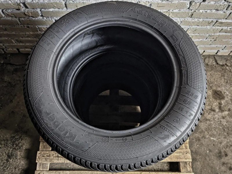 Зимові 235/55r17 Kleber | 2023 | 8/7mm | Made in Romania | Преміум шини | Комплект / 4шт | Ідеальний стан, без пошкоджень, без ремонтів, без дефектів — фото 2