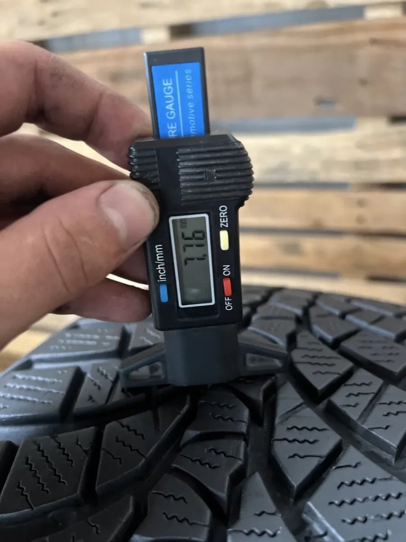 Зимові шини‼️235/40 R19 Kumho WinterCraft wp71  92V 7.7мм 2025рік — фото 2