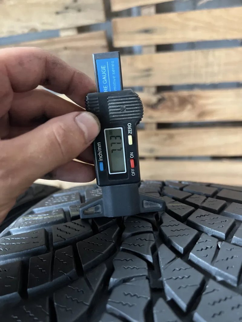 Зимові шини‼️235/40 R19 Kumho WinterCraft wp71  92V 7.7мм 2025рік — фото 3