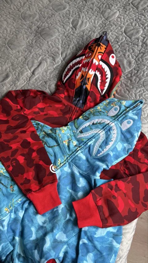 зип-худи от бренда A Bathing Ape (BAPE) Van Gog
