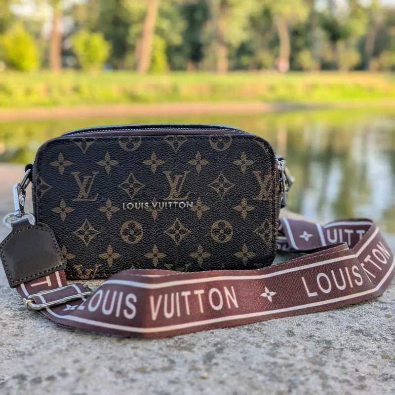 Знижка! Жіноча сумка Louis Vuitton Camera Bag Monogram, кросбоді через плече. — фото 3