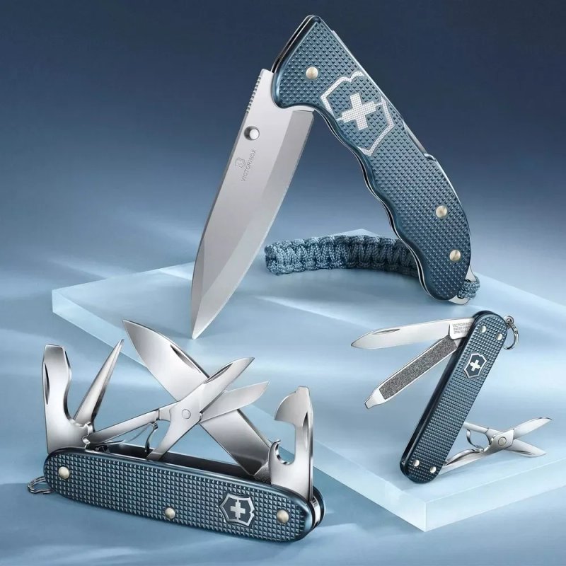 ЗНИЖКИ! Ціни УТОЧНЮЙТЕ Ніж Victorinox Pioneer Х Glacial Blue Stone Red Limited Edition COMPANION Animal Змія Дракон — фото 3
