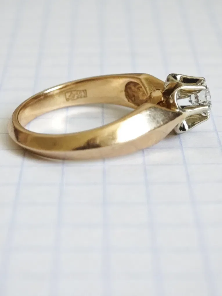 Золота каблучка, з діамантом 0.41 ct, 583 проба. — фото 3