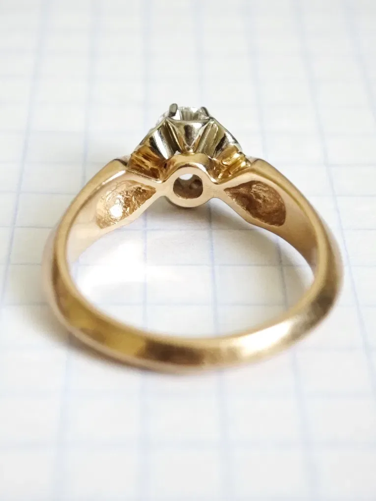 Золота каблучка, з діамантом 0.41 ct, 583 проба. — фото 5