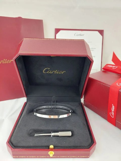 Золотой браслет Love с природными бриллиантами в стиле Cartier