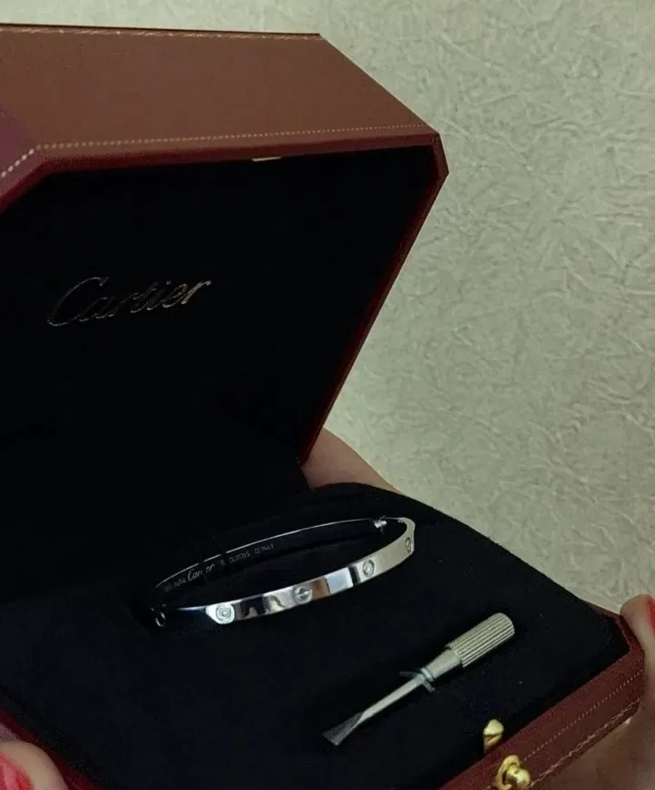 Золотой браслет Love с природными бриллиантами в стиле Cartier — фото 6