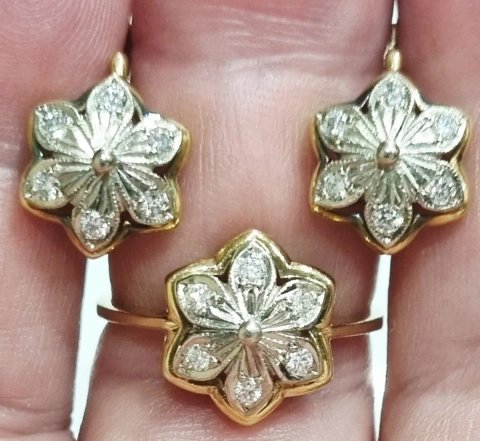 Золотые серьги и кольцо 750 проба 10,06 грм