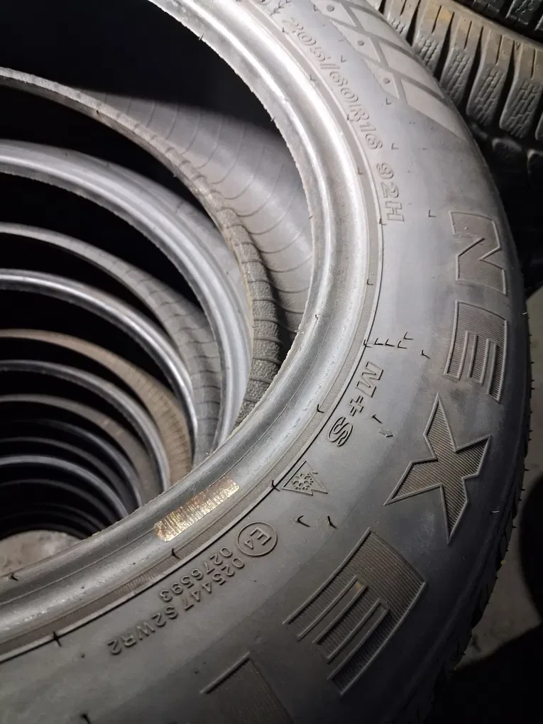 205/60 16 Nexen Winguard sport 2 КОМПЛЕКТ , Пара шини б/у зима — фото 7