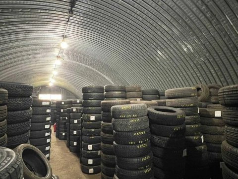 Склад бу резини шини колеса купити бу шини літо зима