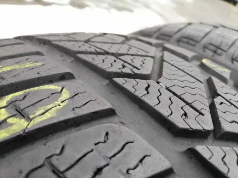 215/55 R17 98V Pirelli Sottozero3 зима 4штуки шини б/у — фото 5