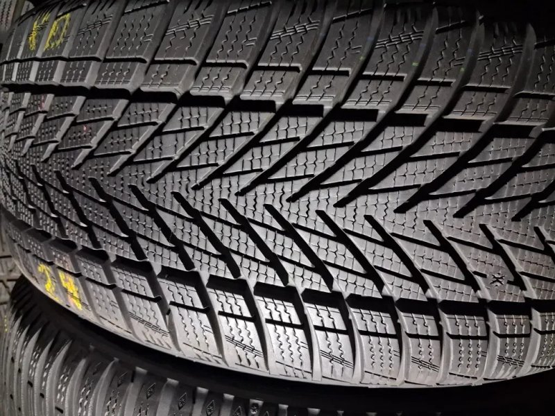 225/45 17 Goodyaer Ultra grip perfomance 3 — фото 2