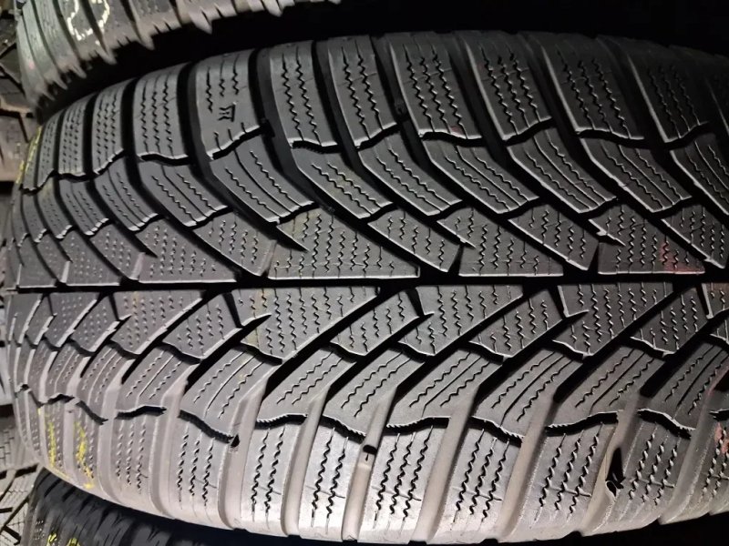 225/45 17 Kumho Winter Craft 71 ПАРА ШИНИ Б/у зима — фото 2