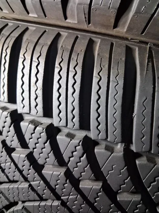 225/45 R18 Bridgestone Blizzak LM 005 шини зима Комплект, ПАРА — фото 2