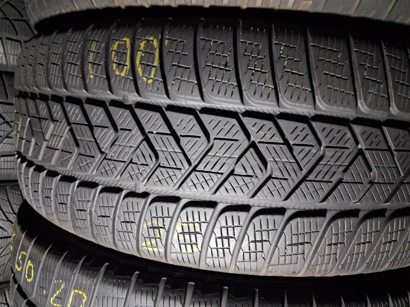 235/50 R20 Pirelli scorpion Winter шини б/у зима КОМПЛЕКТ , Пара — фото 2