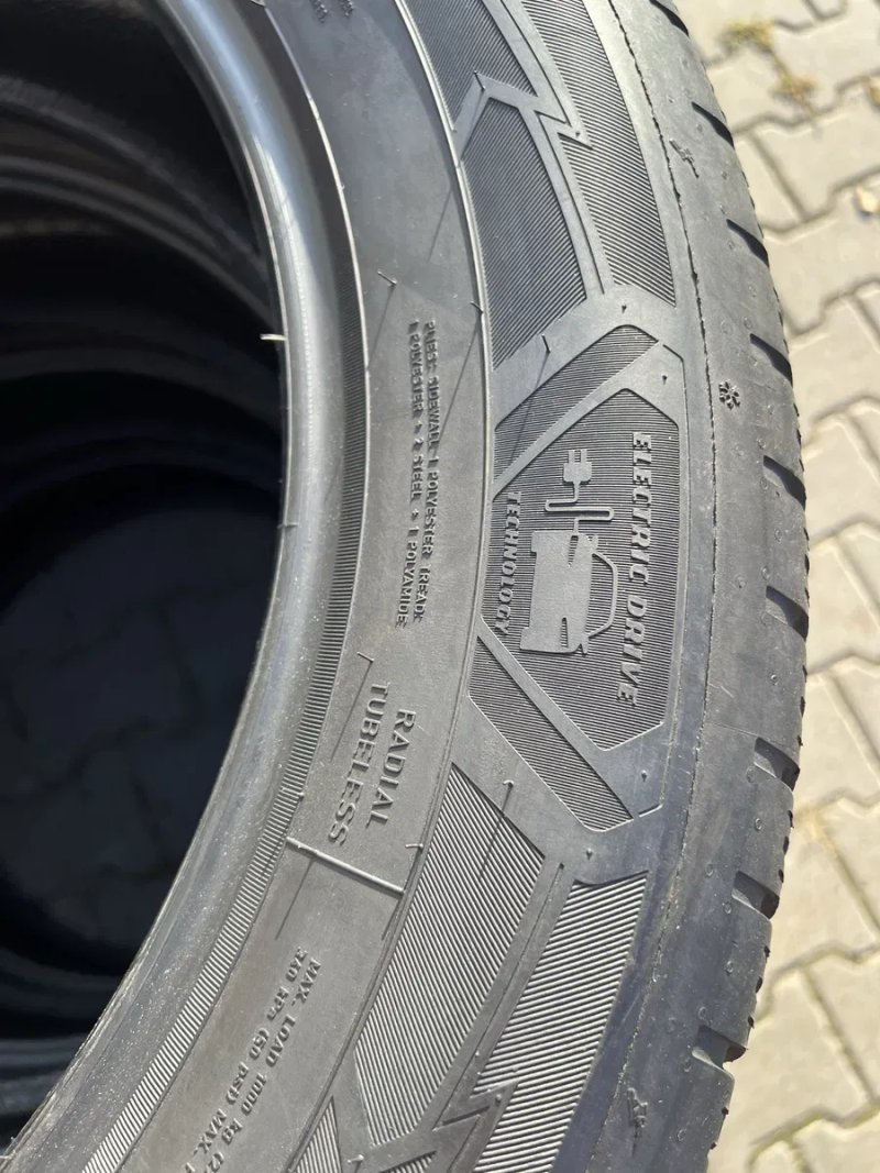 235/60 R20 Goodyear 4шт 6мм-7мм Залишок протектора — фото 5