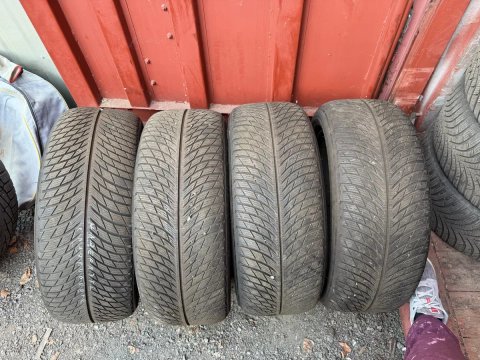 245/45/19 michelin