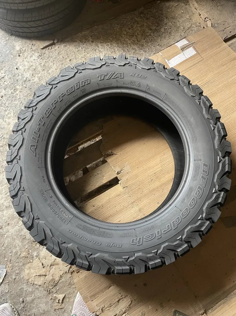 265/60 R18 BFGoodrich All Terrain T/A KO2 / USA / болотні шини — фото 7