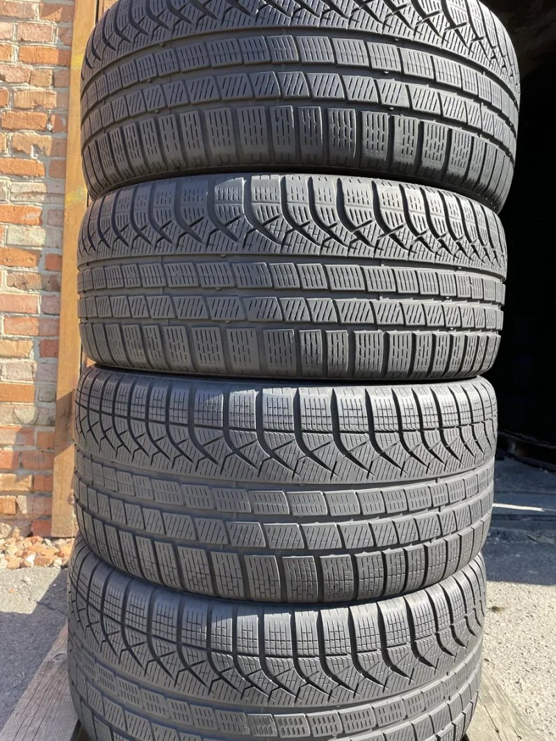 275/40/19+ 245/45/19 R19 Pirelli PZero Winter /4шт. / 2024 рік. — фото 2