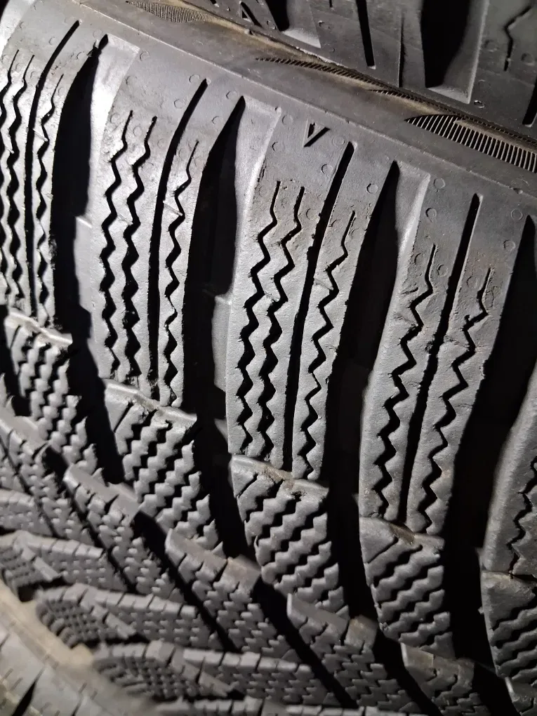 285/40 21 Bridgestone blizzak Lm 005 Пара шини б/у зима — фото 3