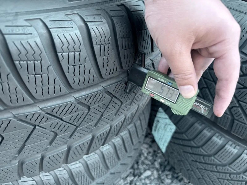 255 40 20 Pirelli Sottozero 3 85% 2023 Шини Зима — фото 2