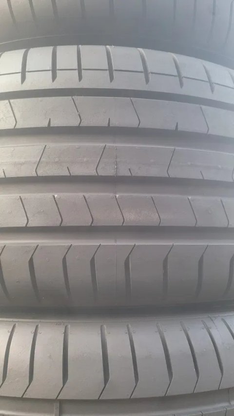 285 45 21 Pirelli P Zero PZ4 RSC*
