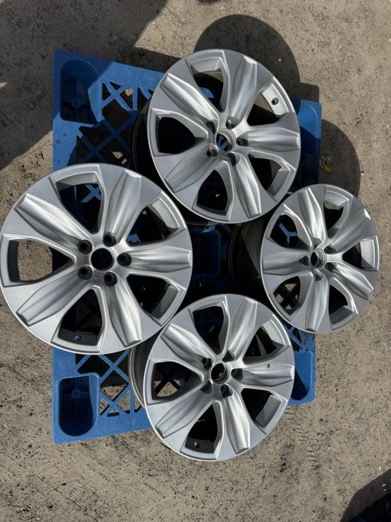 5х114.3 r18 Toyota Higlander Оригинал Диски литые — фото 3