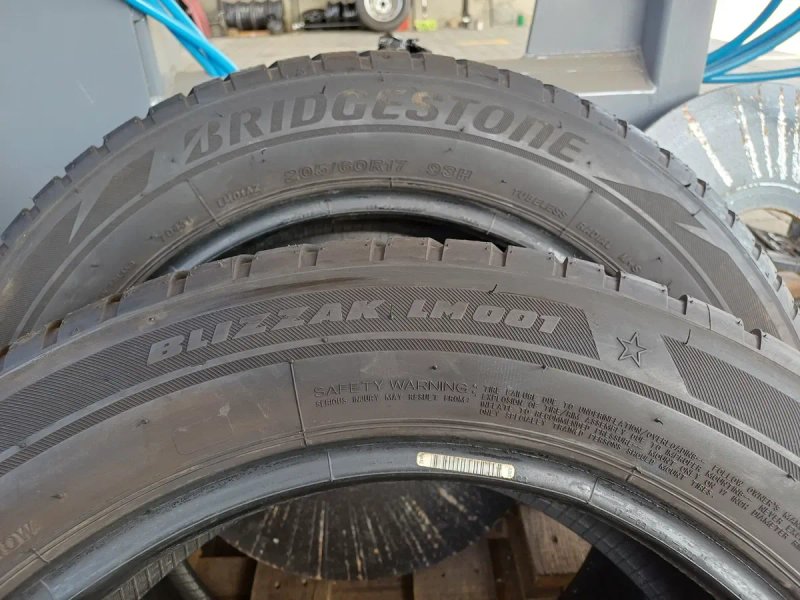 205 60 17 Bridgestone Blizzak LM001 зимові 80% — фото 5