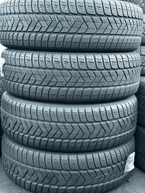 215 60 17 Pirelli Winter Scorpion 85% 2025 Шини Зима