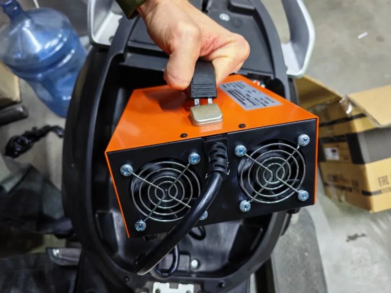 AIMA Mine Plus  100.8V електроскутер Bosch, нова батарея Li-ion NMC 24S 35Ah, 100.8V швидкість 70км/гол запас ходу 100км+ зарядка 18А — фото 8
