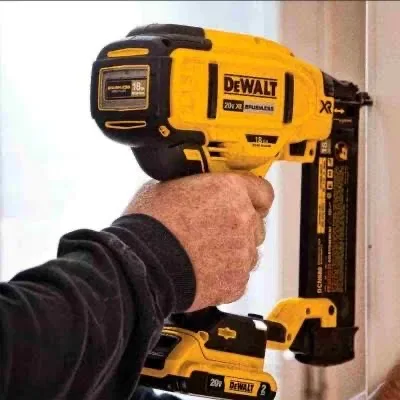 Акумуляторний нейлер DEWALT DCN680B 20 V MAX XR 18 США — фото 5