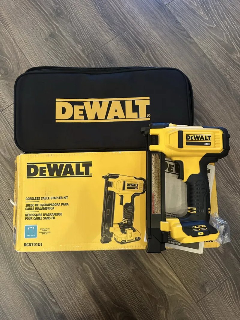 Акумуляторний степлер Dewalt DCN701.20v — фото 4